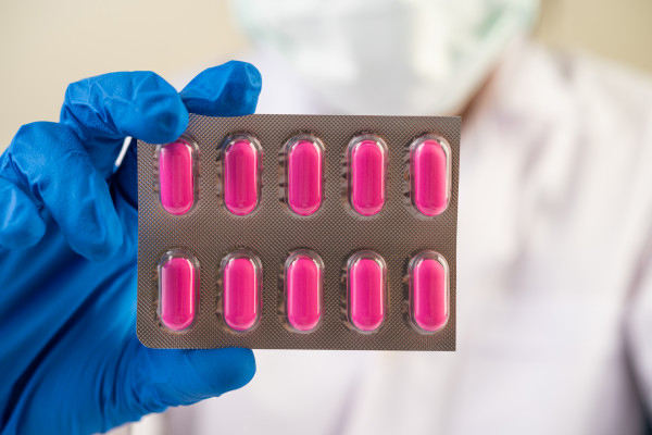 Médico especialista en ETS